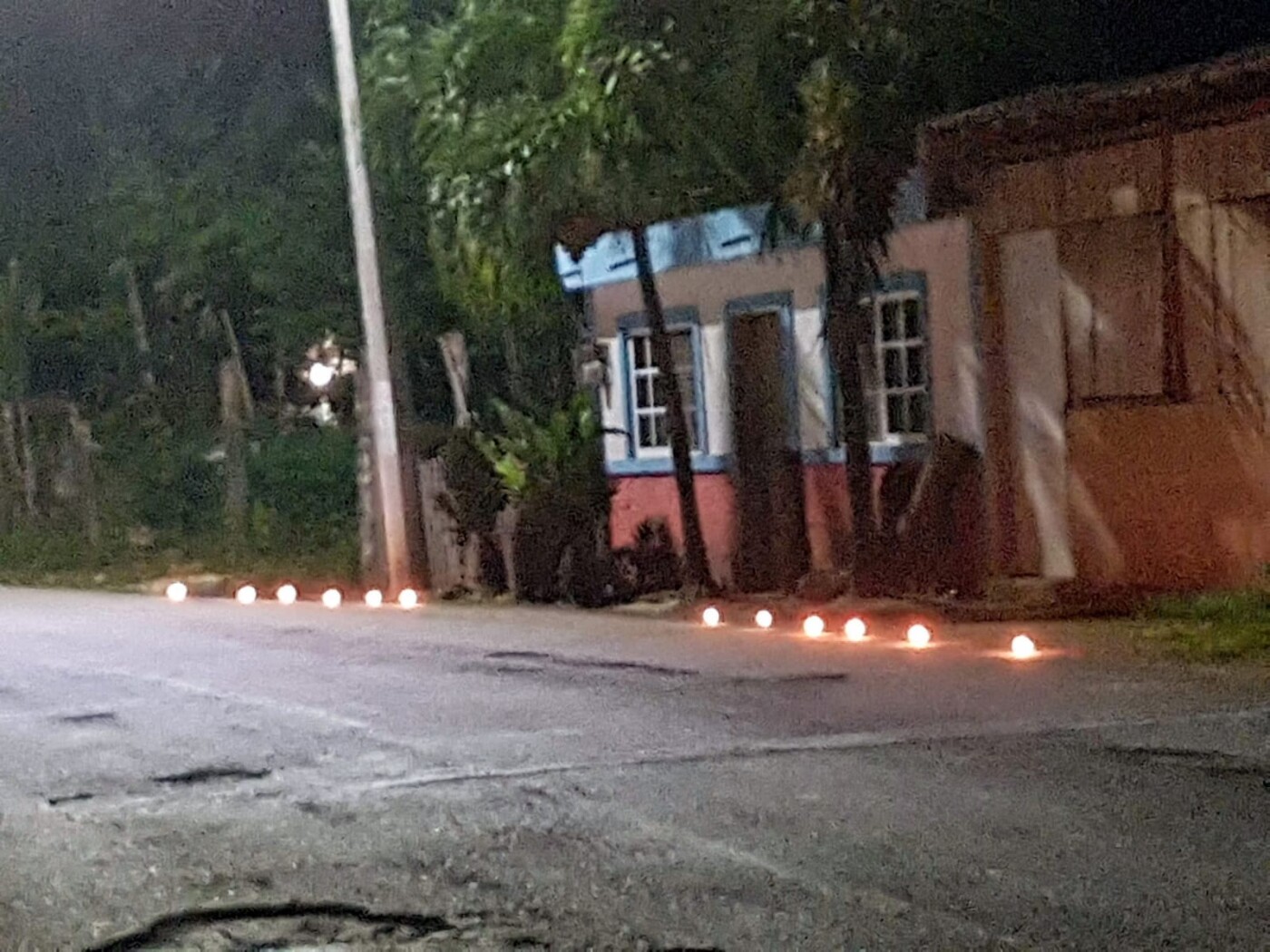 Cabitos de vela en casas de Leona Vicario Puerto Morelos Quintana Roo