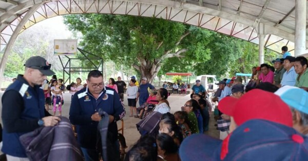 Cobertores a personas vulnerables