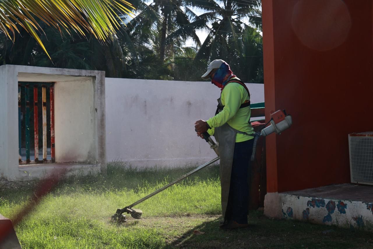 Gobierno De Isla Mujeres Refuerza Acciones De Limpieza En Las Escuelas