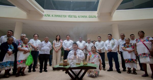 Realizan el primer Encuentro de medicina tradicional, partería y herbolaria maya