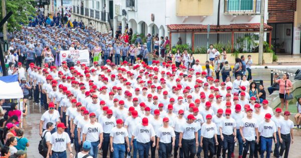 Más de 8,000 solidarenses participaron en desfile por aniversario de la Revolución Mexicana