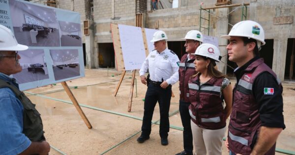 En un recorrido por el sitio donde se erige el nuevo Centro de Comando y Control (C2) en Tulum, la gobernadora Mara Lezama Espinosa inspeccionó el progreso de la obra, que ya registra un avance del 48%.