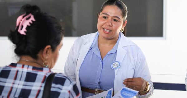 Solidaridad brinda atención a pacientes con diabetes y promueve la educación en salud