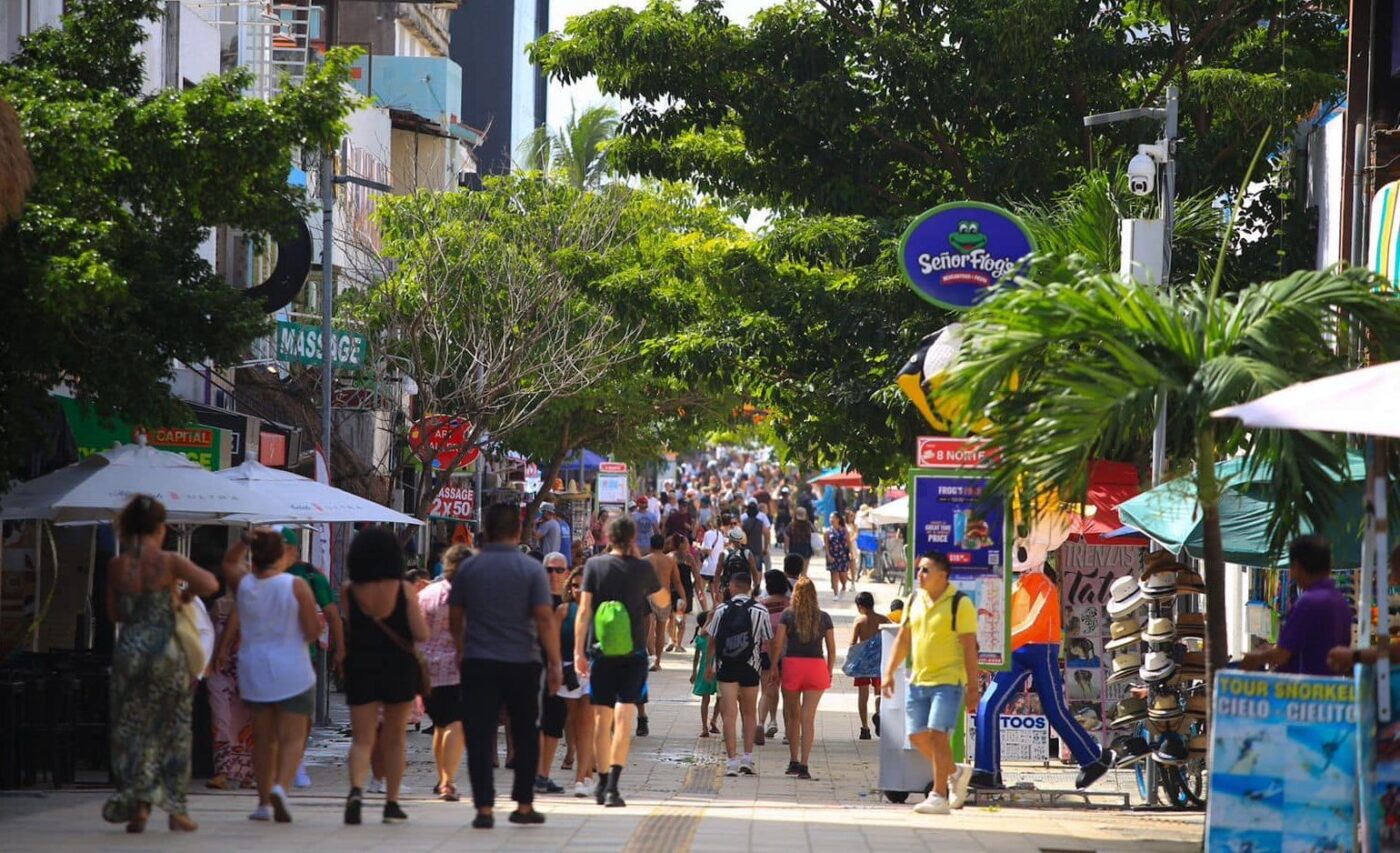 Invitan al concurso "Navidad Mágica en la Quinta Avenida" en Playa del Carmen