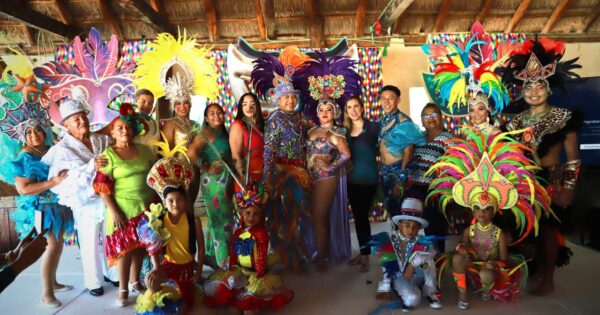 Presentan a los reyes del Carnaval 2025 en Isla Mujeres: una fiesta llena de tradición