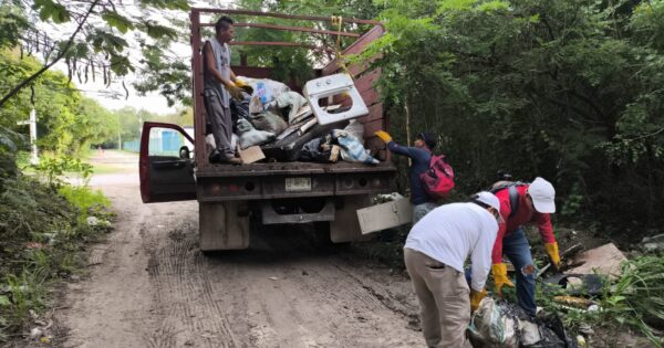 Puerto Morelos impulsa la limpieza urbana con recolección de muebles y desechos