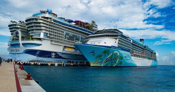Cozumel se prepara para recibir más de 120 mil turistas de cruceros en una semana