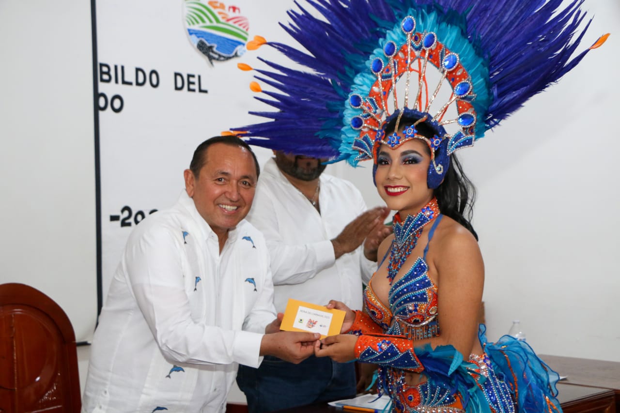 Lázaro Cárdenas se viste de fiesta: Presentan a los reyes y la cartelera del Carnaval 2025