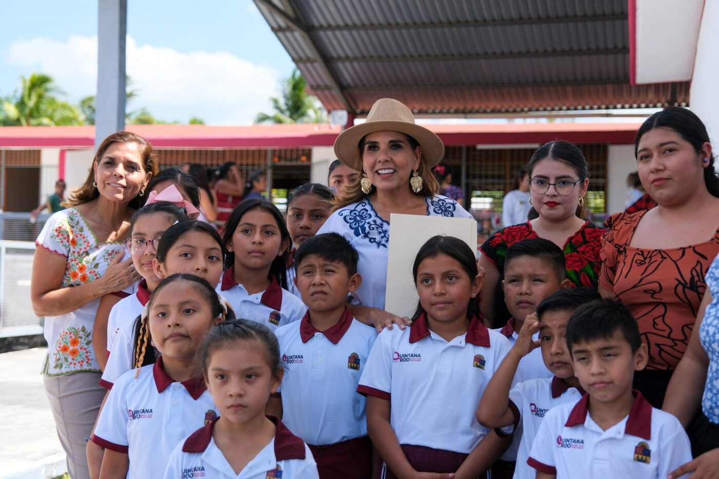 Anuncian domo es escuela primaria