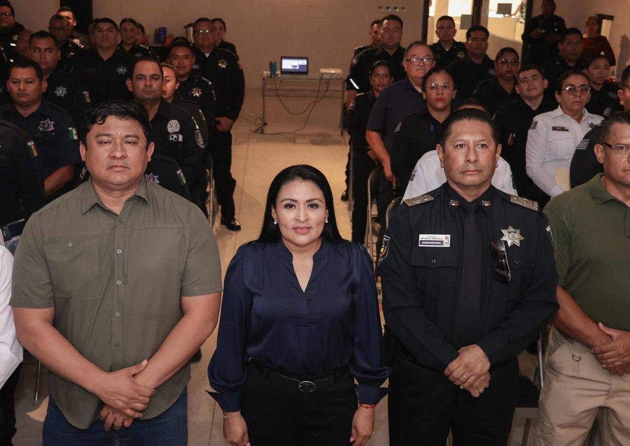 Capacitan en Puerto Morelos a policías municipales