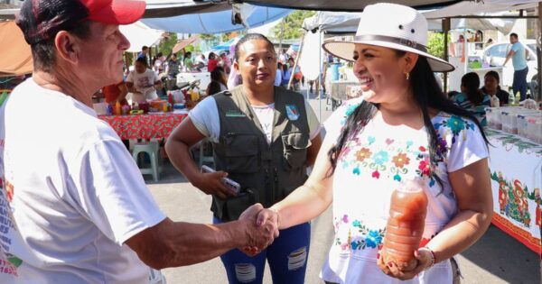 Impulsan consumo local con ferias de emprendedores